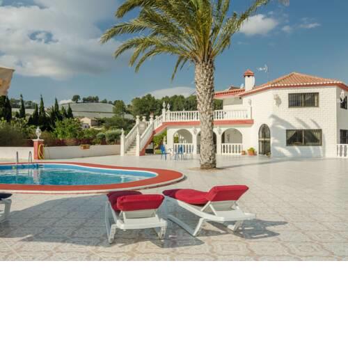 Luxury Villa with Private Pool near Sea in Valencia