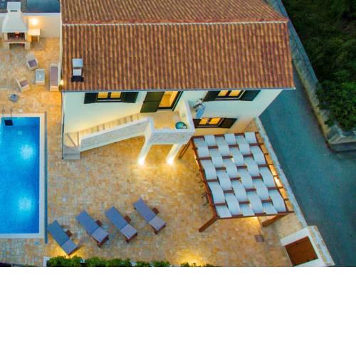 Luxury Villa with Private Pool near Sea in Vinjerac