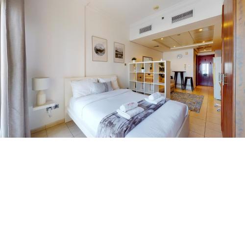 LV13 - Elegant Studio in Lake View Tower