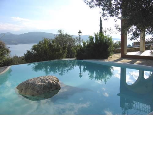 Lygia Villa Sleeps 6 Pool Air Con WiFi