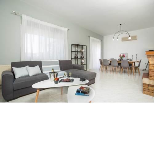 M & S Villa