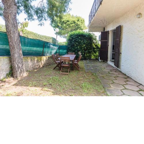 M083 - Marcelli, trilocale con giardino al Residence MareVerde