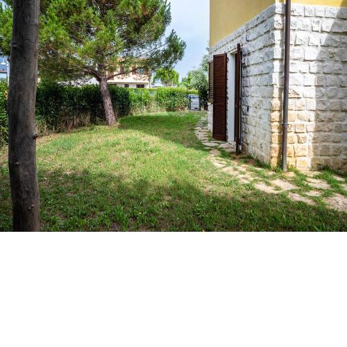 M368 - Marcelli, nuovo trilocale con giardino e piscina