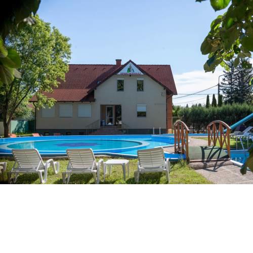 M7 - 129 km Apartmanház