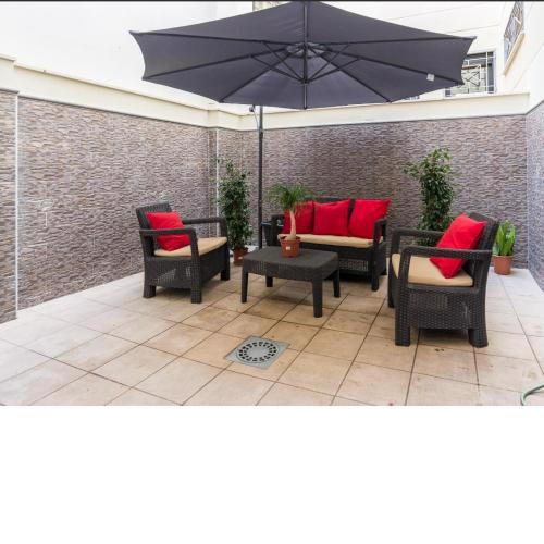 MABA-Quiet Apt With Private Patio Walking Distance To Downtown