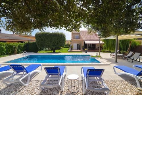 Macanet de la Selva Villa Sleeps 8 Pool WiFi