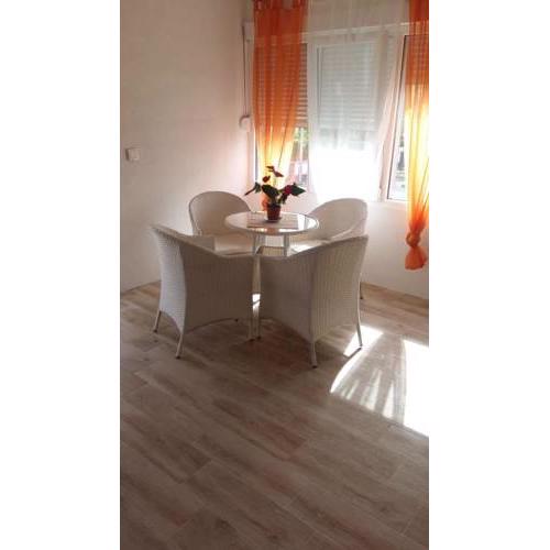 Macko, Apartmani