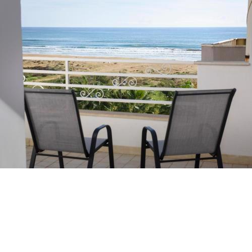 MADAGÌ Beachfront Apartments