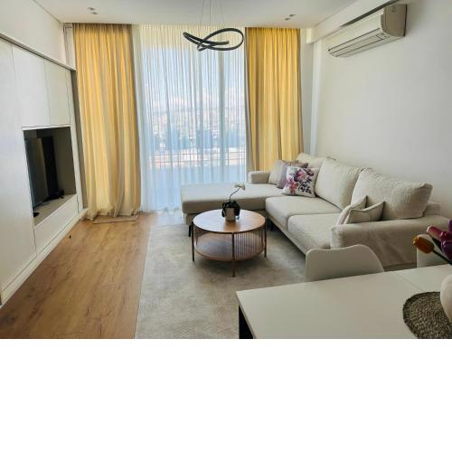 Madalin Seaside Apartment