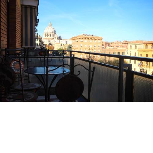 Magenta Luxury San Pietro 22