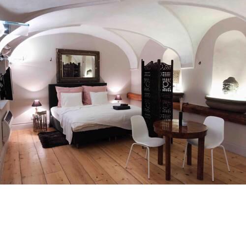 MAGICAL STUDIO IN HISTORIC PALACE NEAR CHARLES BRIDGE