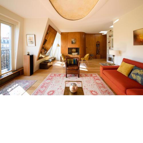 Magnificent apartment with balcony overlooking Sacre-Coeur- Paris 18th