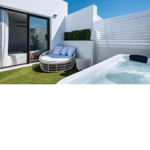 Magno Apartments - Penthouse with Private Solarium & Jacuzzi