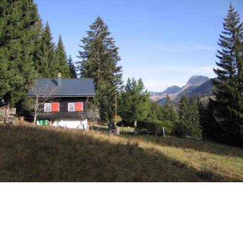 Maiensäss WiFi, Naturnah, Familienfreundlich, sonnig, flach, in den Almweiden,