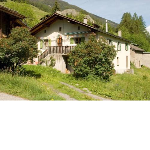 Maison aux Volets Verts
