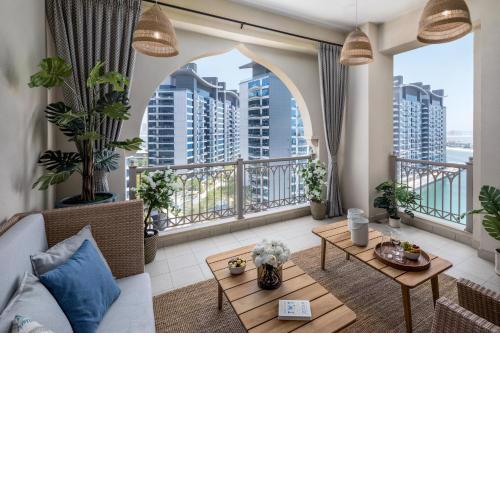 Maison Privee - Bohemian Apt with Amazing Seafront Views on The Palm