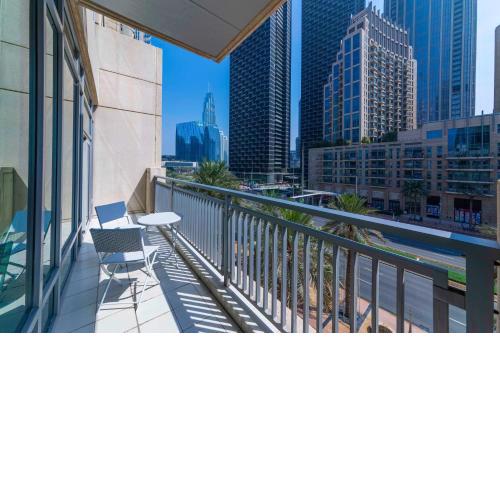 Maison Privee - Cozy 1BR Apt with Impressive Downtown Views