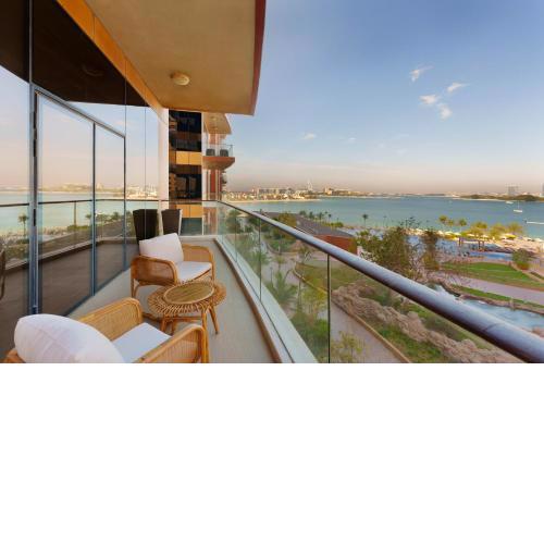 Maison Privee - Splendid Apt on The Palm with Stunning Sea Views