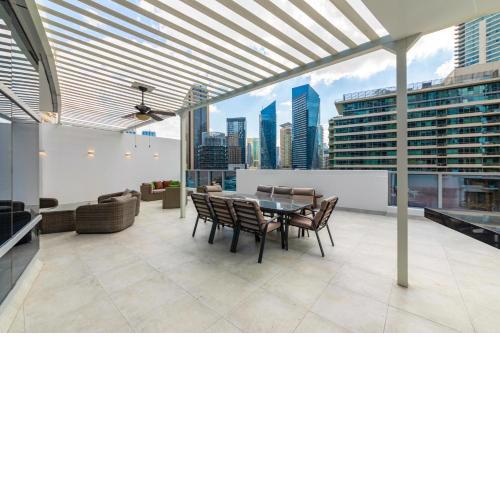 Maison Privee - Stunning 3-Floor Villa with Kids Room & Rooftop Terrace over Dubai Marina
