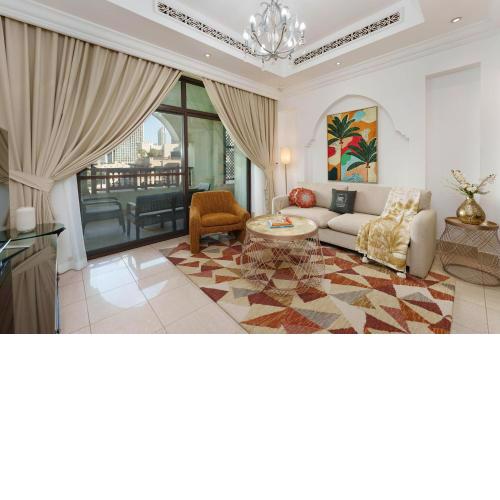 Maison Privee - Tasteful Apt cls to Burj Khalifa & Dubai Mall
