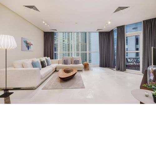 Maison Privee - Urban Apt in Dubai Marina with Partial Sea Views