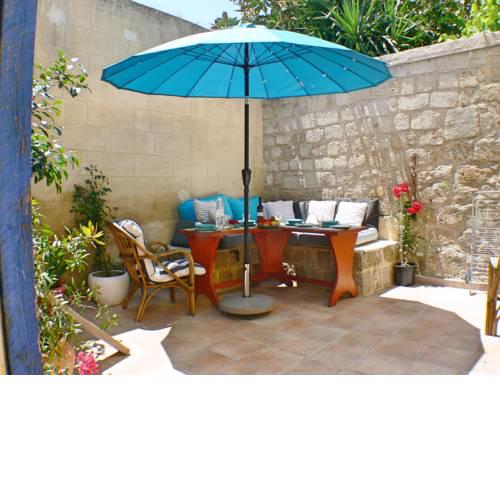 Maison Roxanne medieval city by Rhodes4vacation