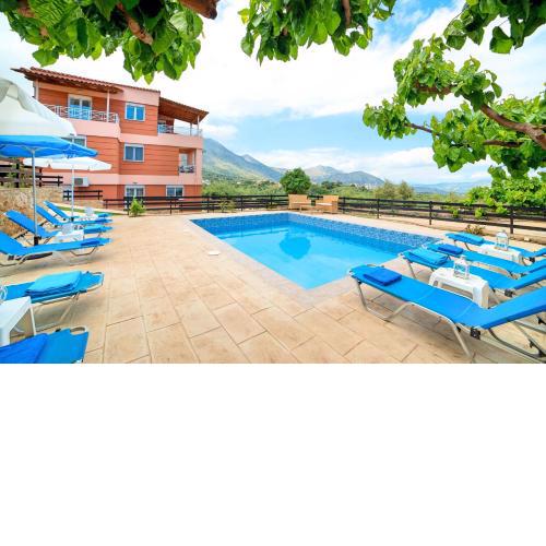 Maisonette Wohnung in Villa mit traumhaftem Pool