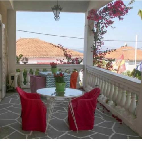 Maistrali, Return To Timeless Spetses