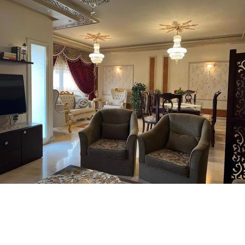 Majestic Apartment in Almazah