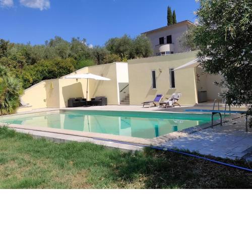 Majestic villa in Borgonuovo with swimming pool