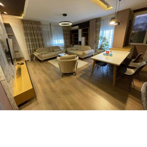 MAK Apartments