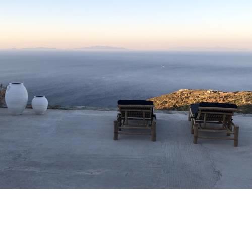 MAKARIAS VILLA