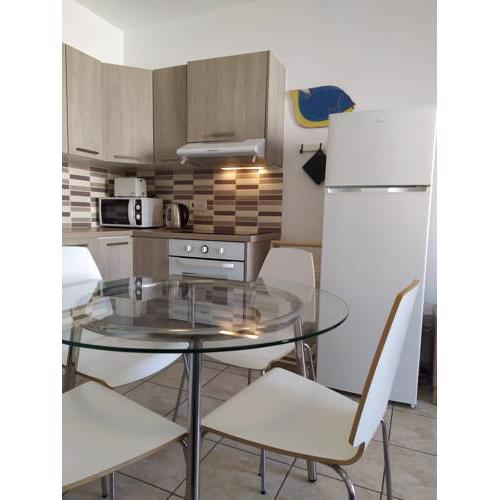 Makenzie Sea View 1-Bedroom