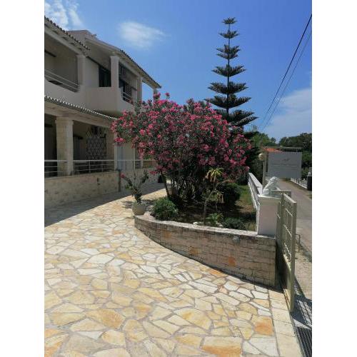 makis apartments 2