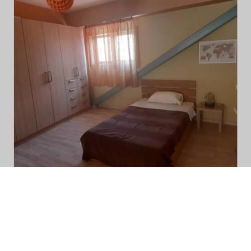 MAKIS ROOMS b
