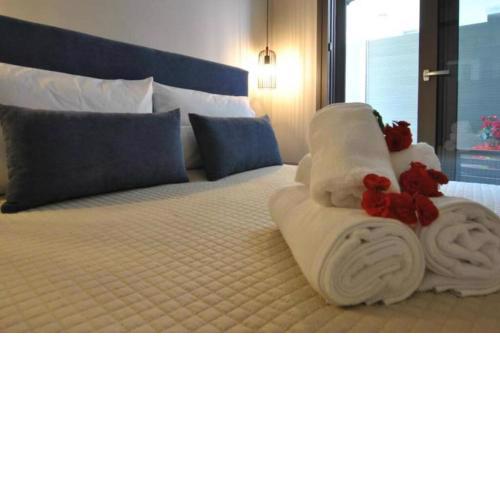Makis Suite in the city