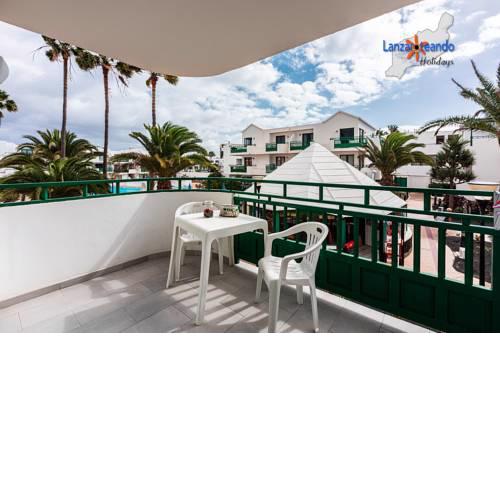 Malu beach apt w/pool on Las Cucharas beach CT