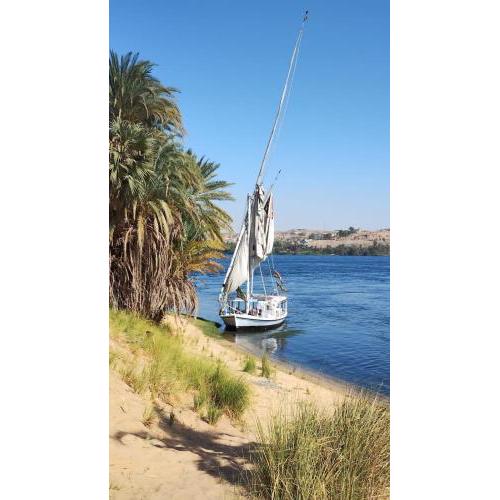 Mama Africa Felucca