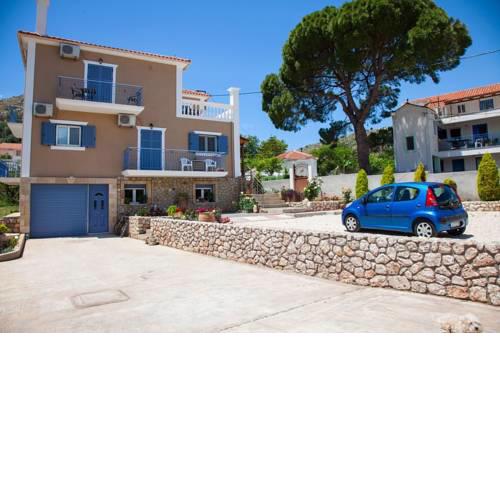 Mandis Apartments