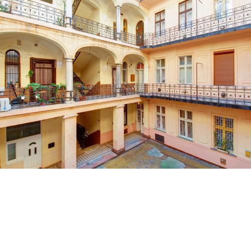 Mandy Apartments