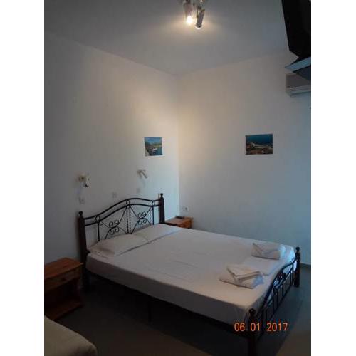 Manolia Apartments & Studios
