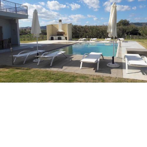 Manos Luxury Villas
