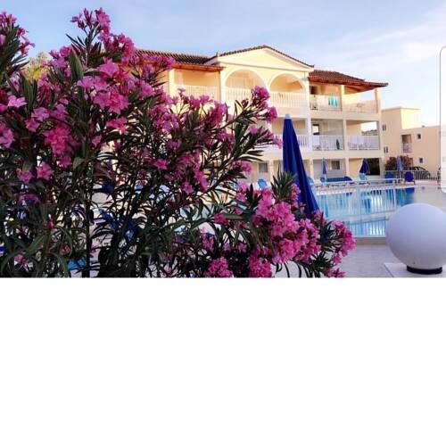 Manousis ApartHotel