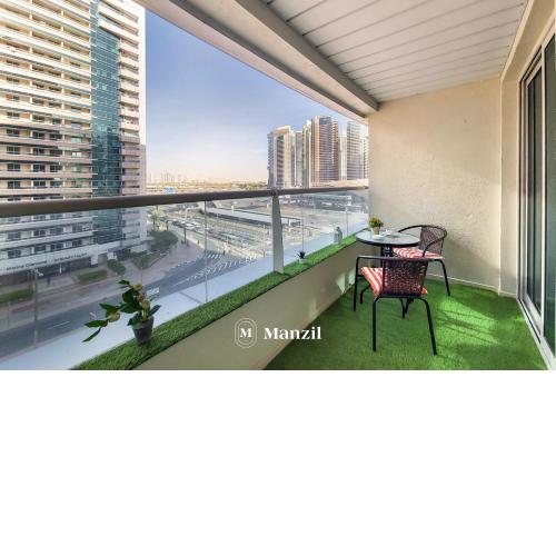 Manzil - Lavish 1BR Apartment near Metro and Dubai Marina Beach