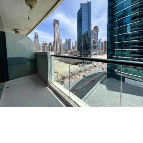 Manzil - Luxurious Studio Near Downtown Dubai with large balcony and Dubai Canal Views