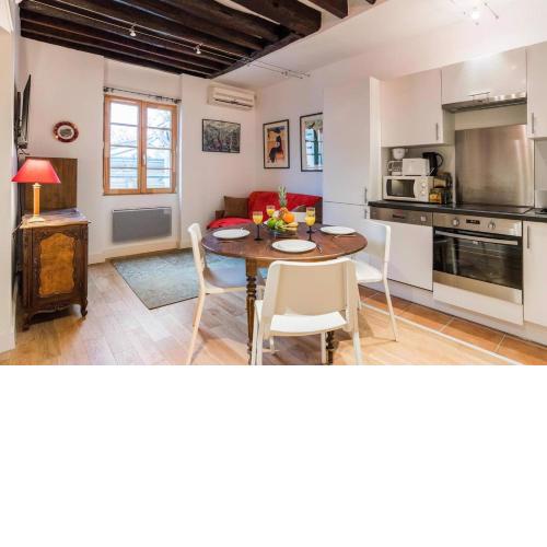 Marais - Temple Paris City Apartment