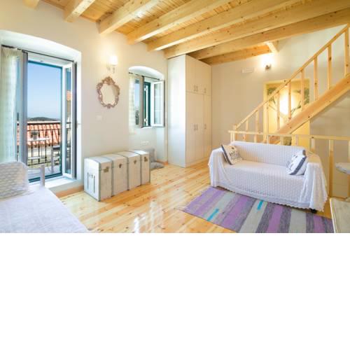 Mara's Traditional Cottage - by Corfu Escapes