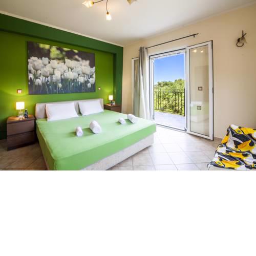 Marathias Luxury House Near the Beach / Harmony