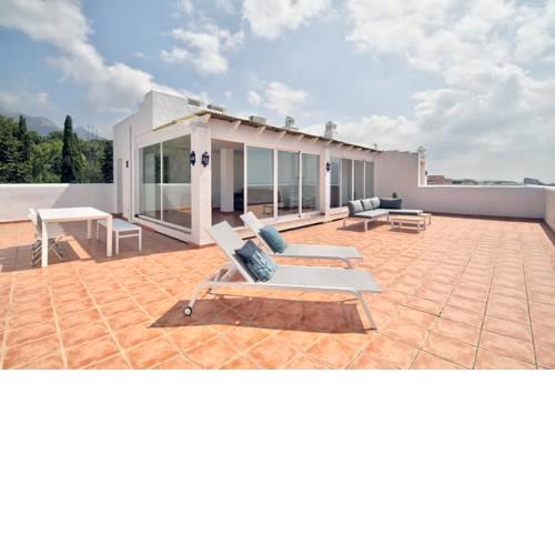 Marbella House on Golden Mile 100m2 Roof Sun Terrace 180 DEGREE SEA VIEW - Sleeps 10 - Close to Marbella and Puerto Banus