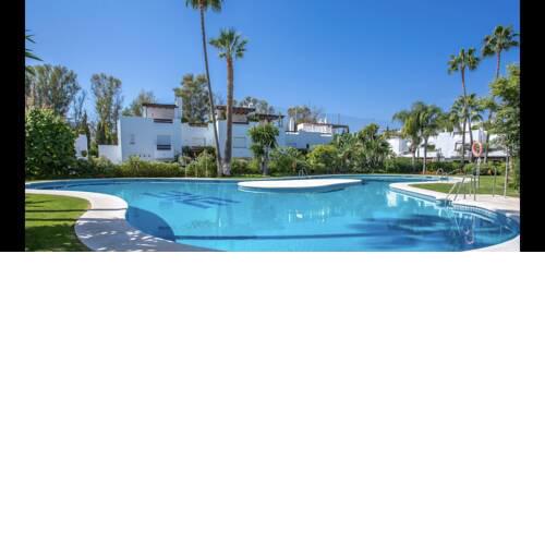 Marbella total newly renovated town house 100 meter Beach own jacuzzi
